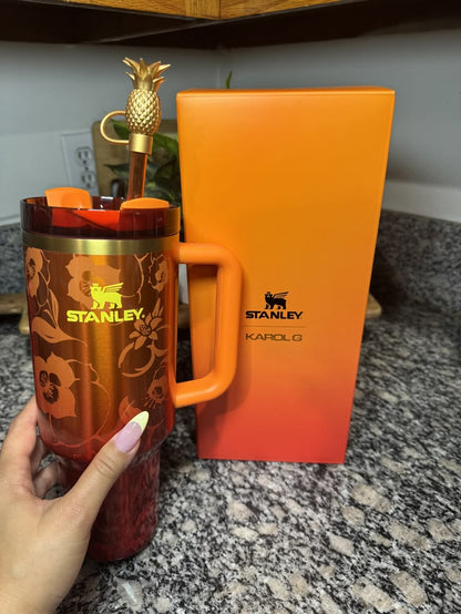 Stanley x Karol G Quencher H2.0 0.89L
